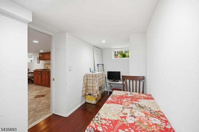 13 George St 2X, Fair Lawn Boro, NJ 07410
