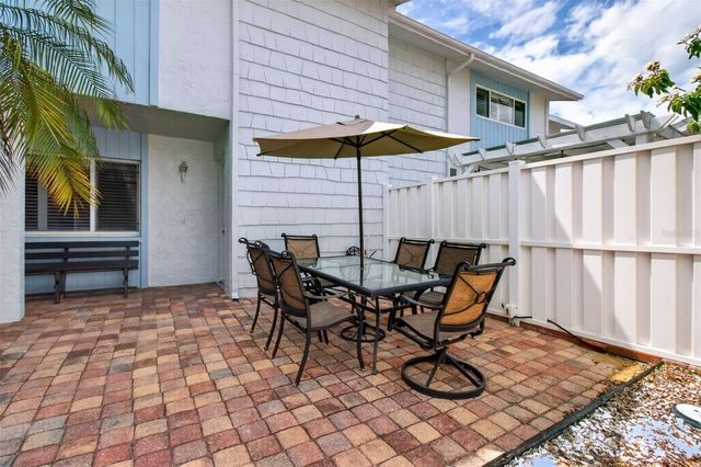 6660 CAPE HATTERAS WAY NE 2, St Petersburg, FL 33702