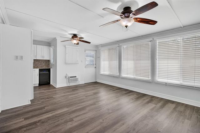 6660 CAPE HATTERAS WAY NE 2, St Petersburg, FL 33702