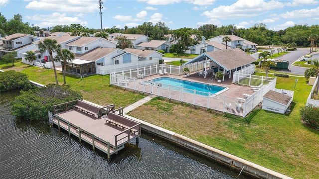 6660 CAPE HATTERAS WAY NE 2, St Petersburg, FL 33702