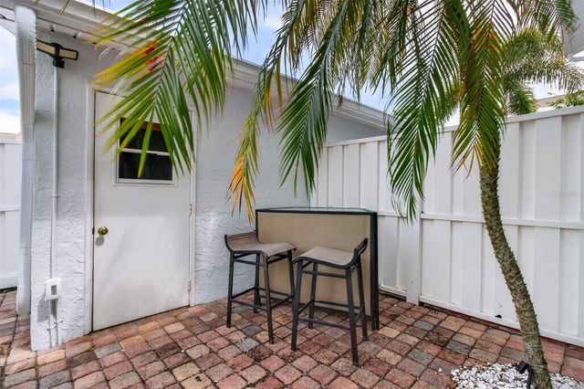 6660 CAPE HATTERAS WAY NE 2, St Petersburg, FL 33702