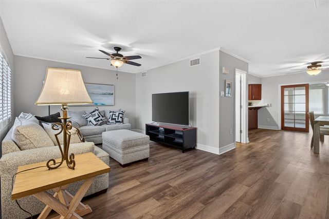 6660 CAPE HATTERAS WAY NE 2, St Petersburg, FL 33702