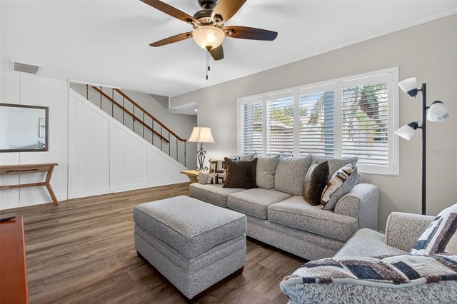 6660 CAPE HATTERAS WAY NE 2, St Petersburg, FL 33702