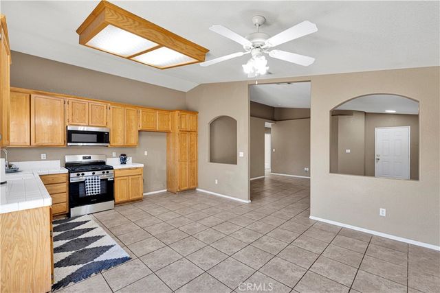 16998 Lido Circle, Victorville, CA 92395