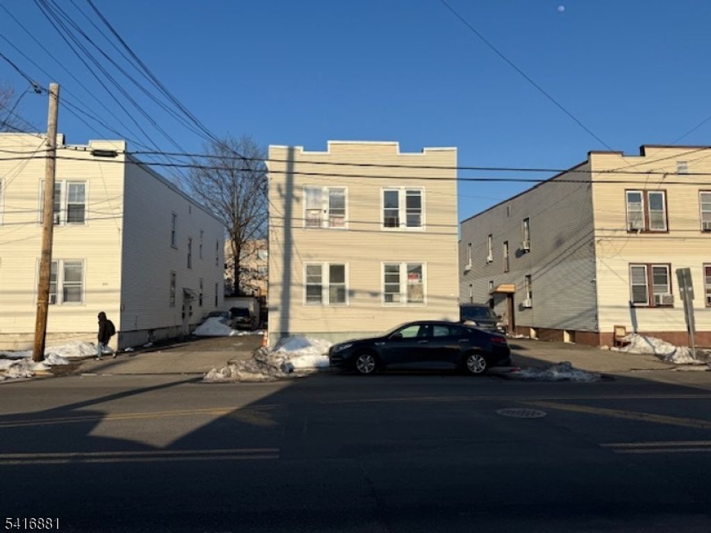 357 Getty Ave, Paterson City, NJ 07503