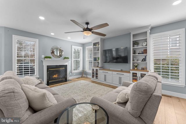 43344 MARKHAM PL, Ashburn, VA 20147