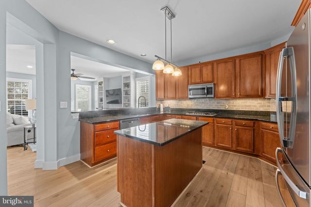 43344 MARKHAM PL, Ashburn, VA 20147