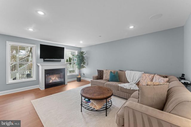 43344 MARKHAM PL, Ashburn, VA 20147