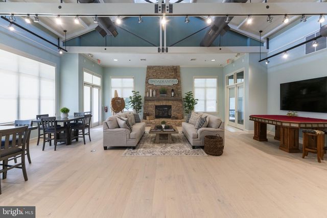 43344 MARKHAM PL, Ashburn, VA 20147