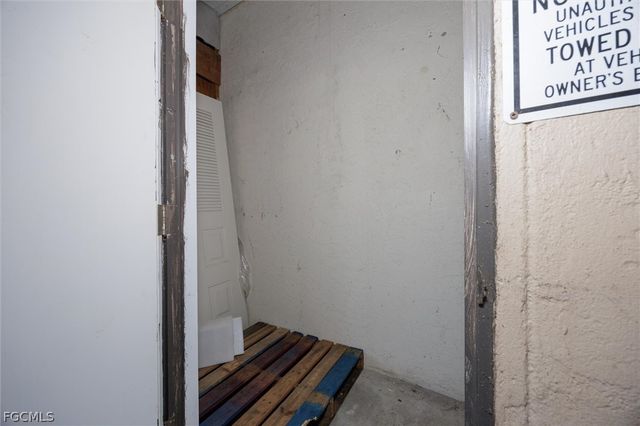 9303 Lennex LN, Fort Myers, FL 33919