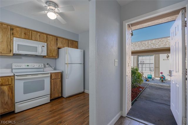 9303 Lennex LN, Fort Myers, FL 33919