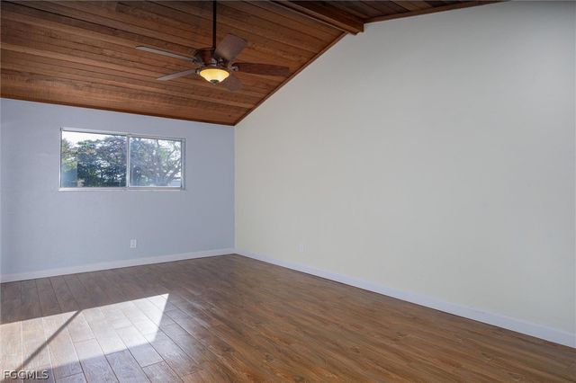 9303 Lennex LN, Fort Myers, FL 33919