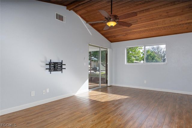 9303 Lennex LN, Fort Myers, FL 33919