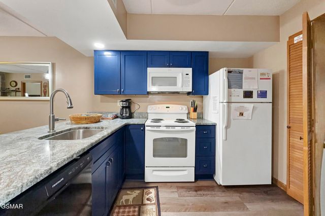 1155 Upper Alpine Way, Gatlinburg, TN 37738