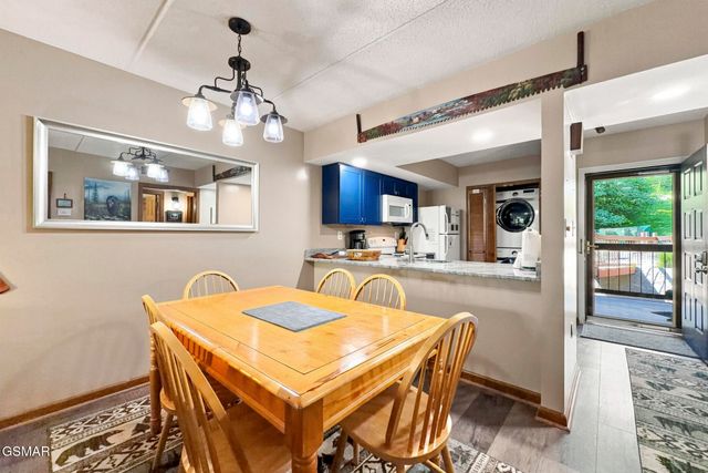 1155 Upper Alpine Way, Gatlinburg, TN 37738