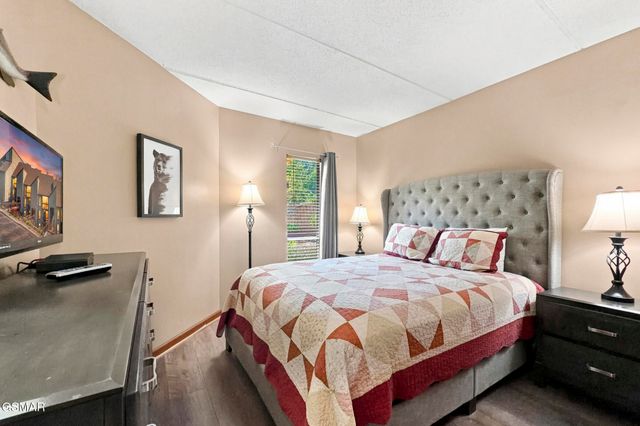 1155 Upper Alpine Way, Gatlinburg, TN 37738