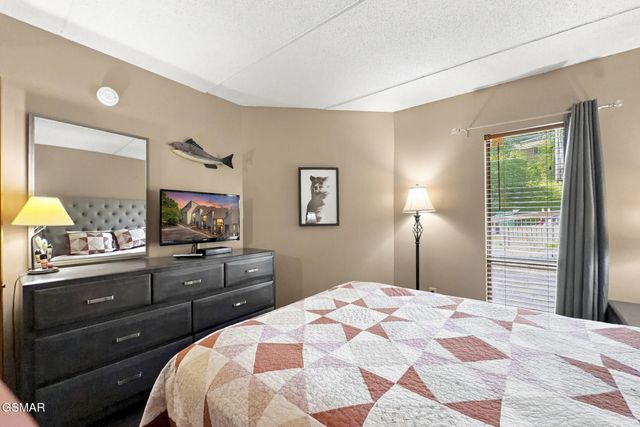 1155 Upper Alpine Way, Gatlinburg, TN 37738