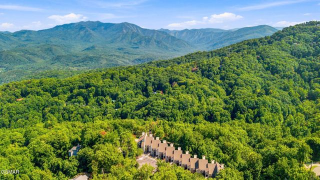 1155 Upper Alpine Way, Gatlinburg, TN 37738