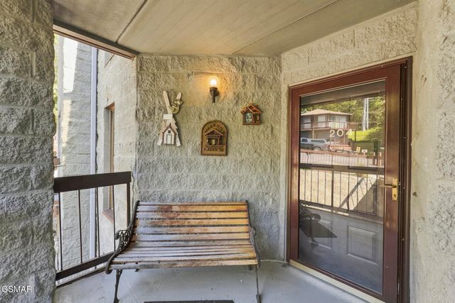 1155 Upper Alpine Way, Gatlinburg, TN 37738