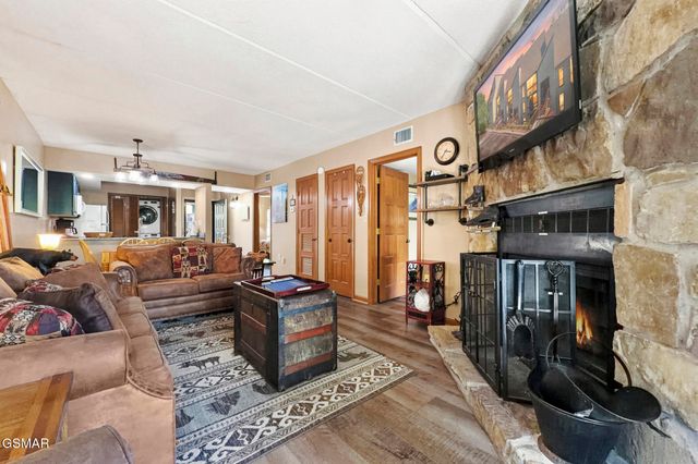 1155 Upper Alpine Way, Gatlinburg, TN 37738