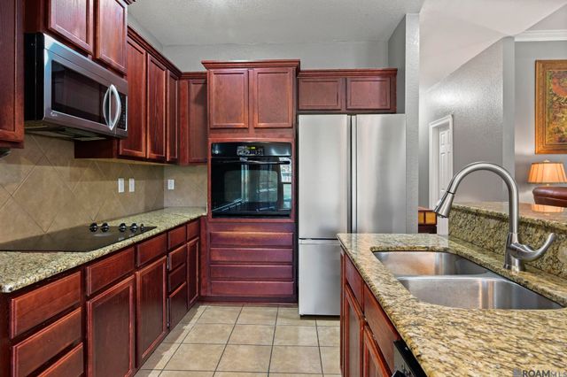 9113 Highland Oaks Ave, Zachary, LA 70791