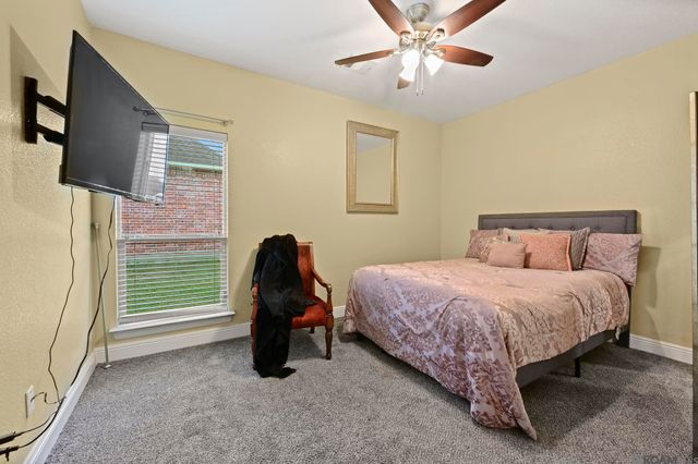 9113 Highland Oaks Ave, Zachary, LA 70791