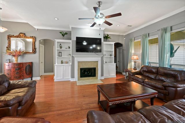 9113 Highland Oaks Ave, Zachary, LA 70791