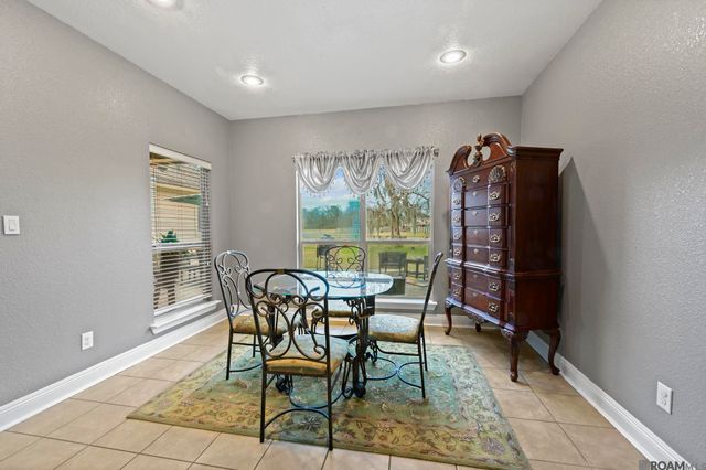 9113 Highland Oaks Ave, Zachary, LA 70791