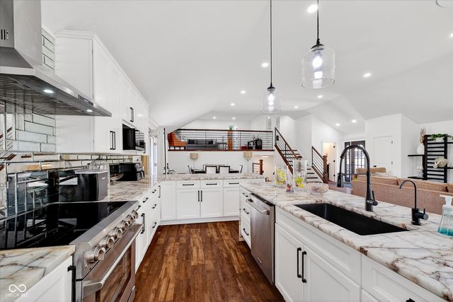 5726 Cooper Road, Indianapolis, IN 46228