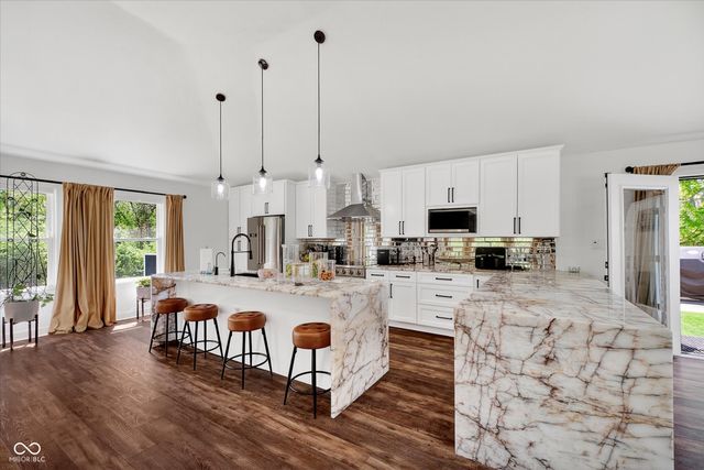 5726 Cooper Road, Indianapolis, IN 46228