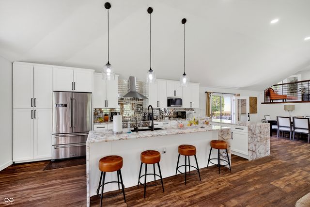 5726 Cooper Road, Indianapolis, IN 46228