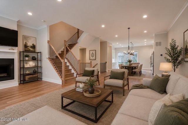16 Valiant Court, Middletown, NJ 07748