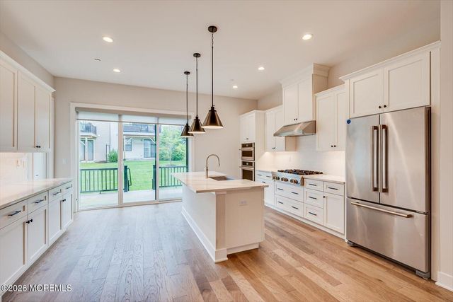 16 Valiant Court, Middletown, NJ 07748