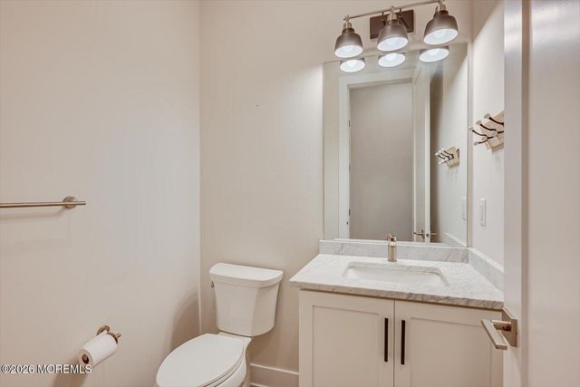 16 Valiant Court, Middletown, NJ 07748