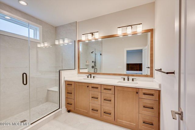 16 Valiant Court, Middletown, NJ 07748