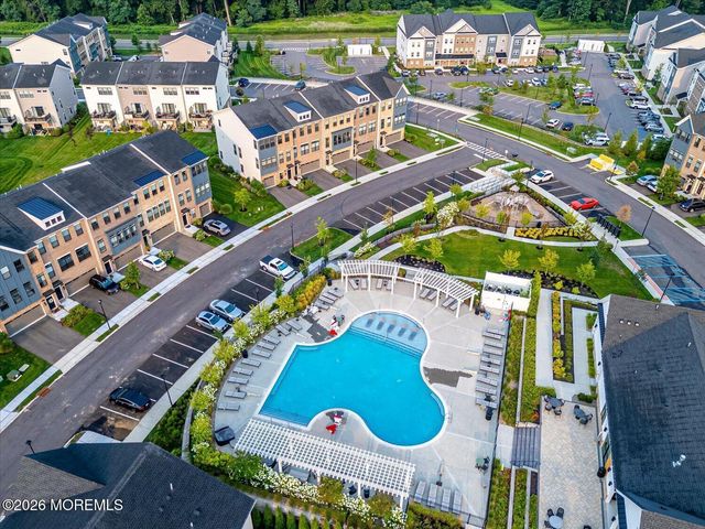 16 Valiant Court, Middletown, NJ 07748