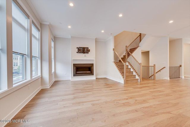 16 Valiant Court, Middletown, NJ 07748