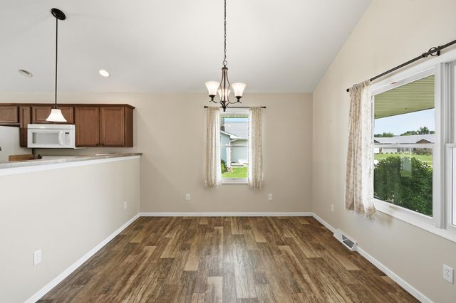 320 Ironwood Street NW, Demotte, IN 46310