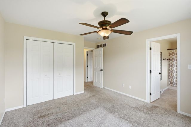 320 Ironwood Street NW, Demotte, IN 46310