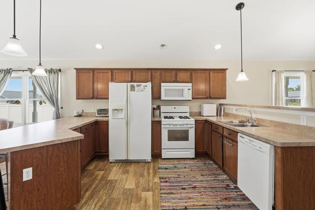 320 Ironwood Street NW, Demotte, IN 46310