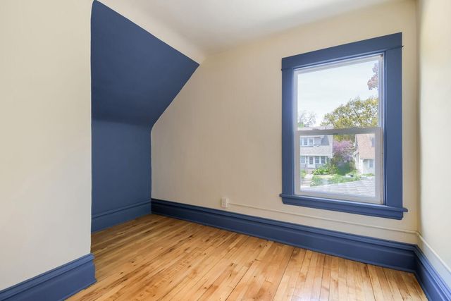 822 Smith Avenue S, Saint Paul, MN 55107