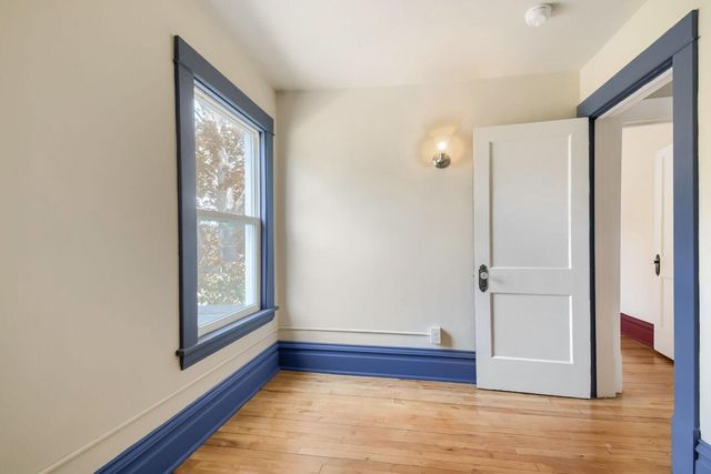 822 Smith Avenue S, Saint Paul, MN 55107