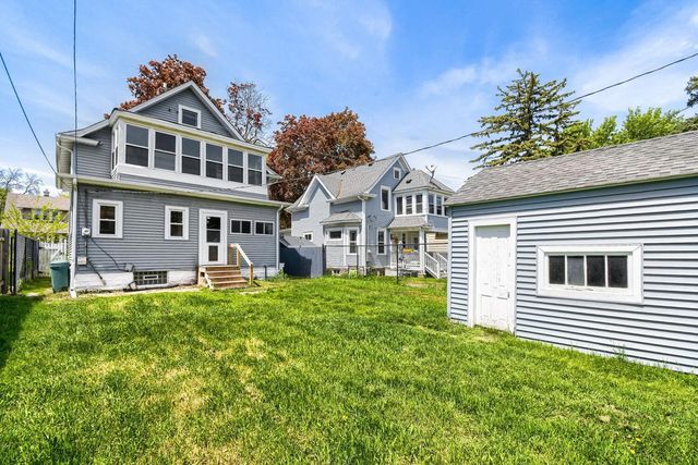 822 Smith Avenue S, Saint Paul, MN 55107