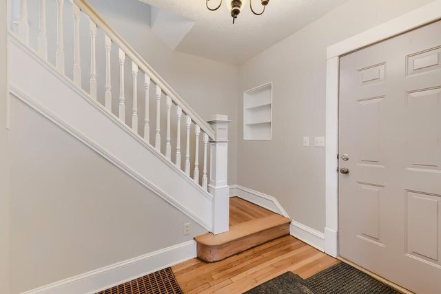 822 Smith Avenue S, Saint Paul, MN 55107