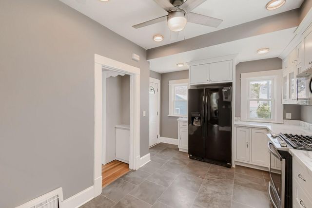 822 Smith Avenue S, Saint Paul, MN 55107