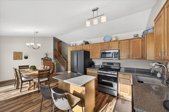 9141 Sierra Road, Woodbury, MN 55125