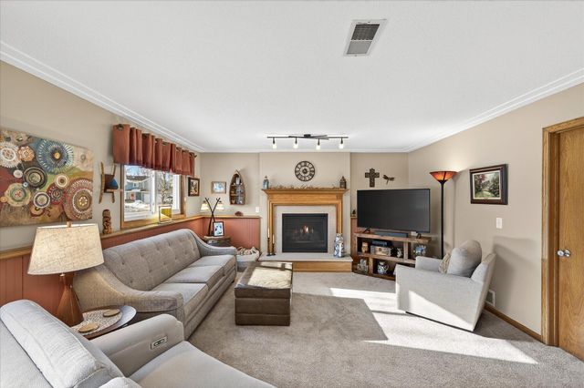 9141 Sierra Road, Woodbury, MN 55125