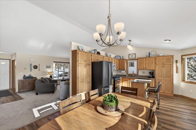 9141 Sierra Road, Woodbury, MN 55125