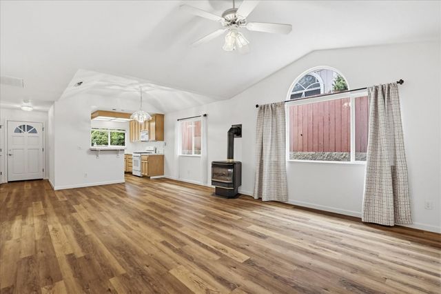 114 Carriage Ln, Grass Valley, CA 95949