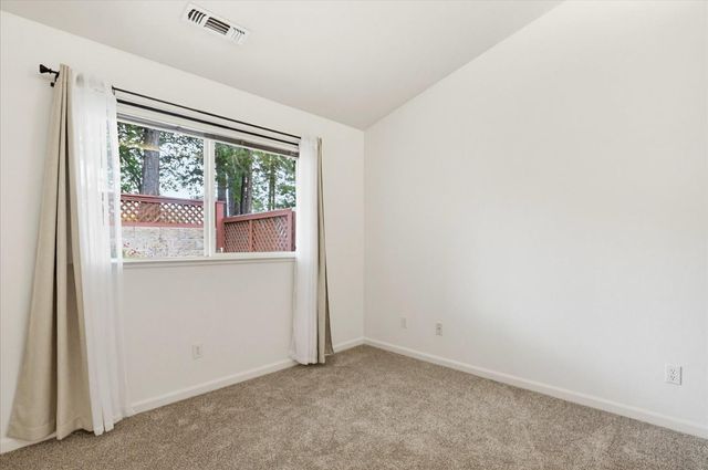 114 Carriage Ln, Grass Valley, CA 95949